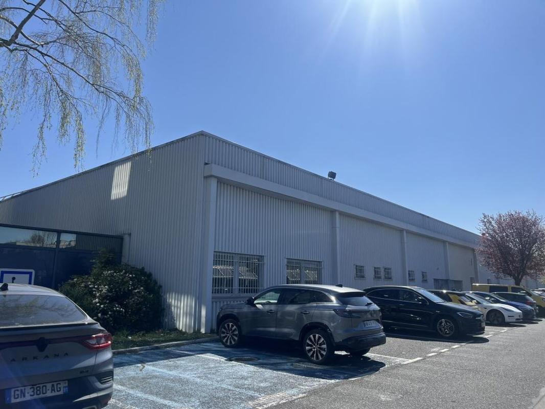 12 Avenue Des Tropiques, Les Ulis to rent Building Photo- Image 1 of 6