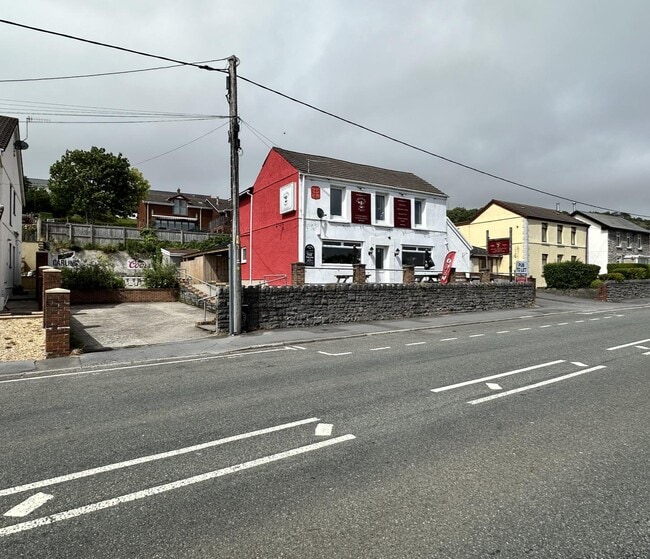 More details for 77 Pwll Rd, Llanelli - Retail to Rent