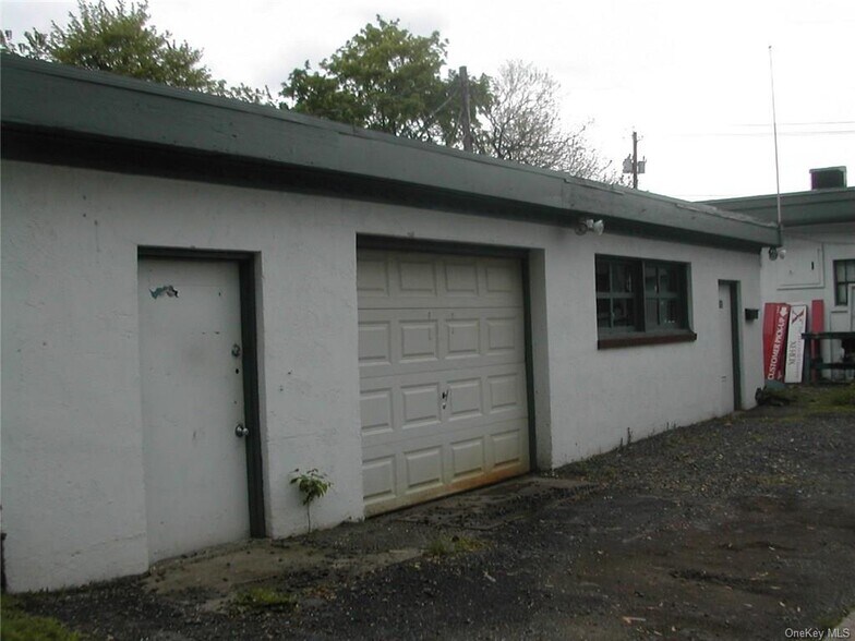 583 Route 303, Blauvelt, NY for rent - Building Photo - Image 1 of 3