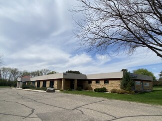 More details for 622 Sunrise Dr, Saint Peter, MN - Retail for Sale