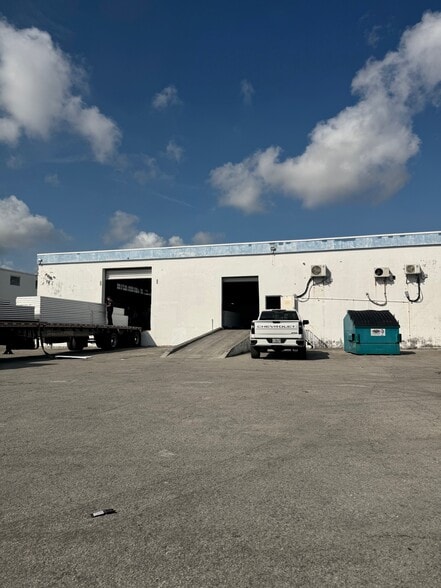 13145 NW 45th Ave, Opa Locka, FL for rent - Building Photo - Image 3 of 6