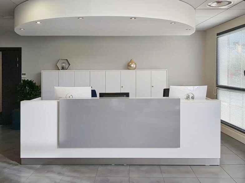 Office in Aix-en-Provence to rent - Interior Photo - Image 3 of 25