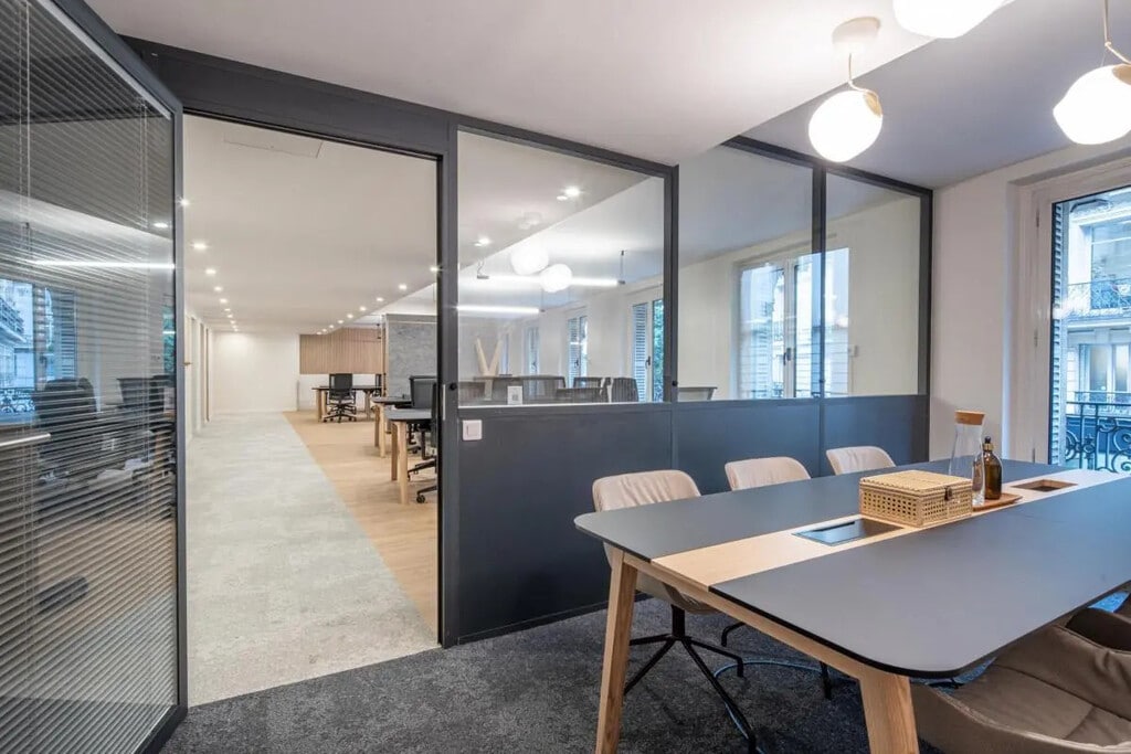 Location Bureaux 234 m² - Photo 1