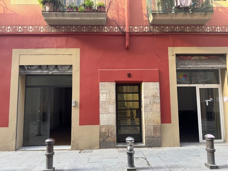 Retail in Barcelona, Barcelona to rent - Interior Photo - Image 1 of 1