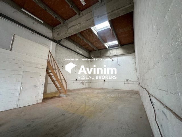 Industrial in SAINT-OUEN-L'AUMONE to rent Interior Photo- Image 1 of 4