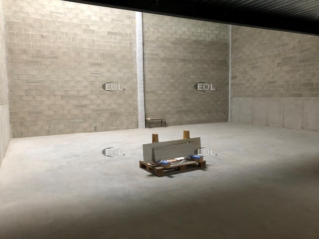 Industrial in Les Pavillons-sous-Bois to rent Building Photo- Image 1 of 4