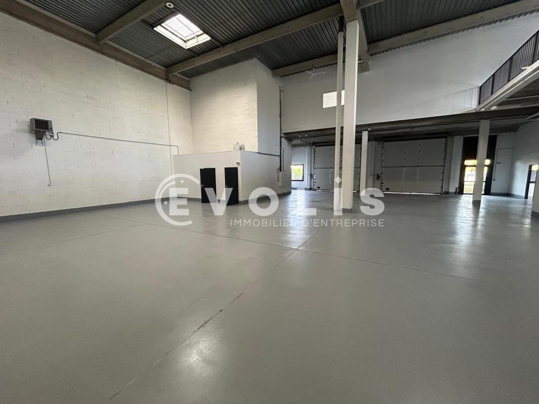 Light Industrial in Lisses to rent Interior Photo- Image 1 of 10
