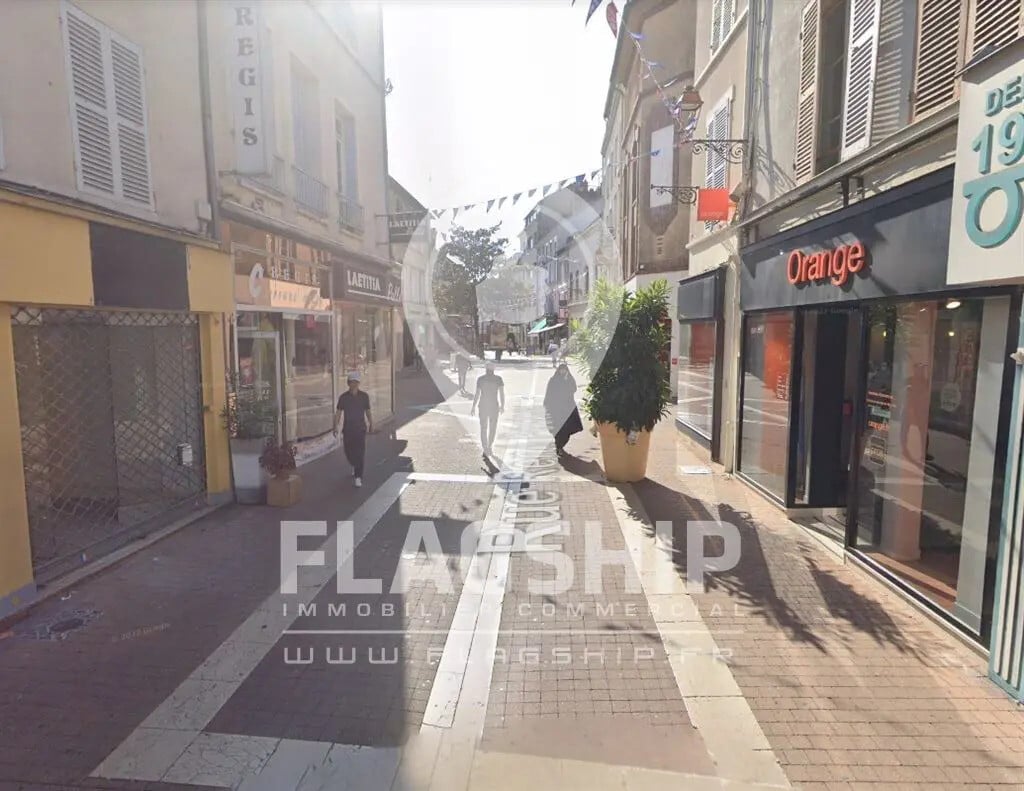 Location Commerce 94 m² - Photo 1