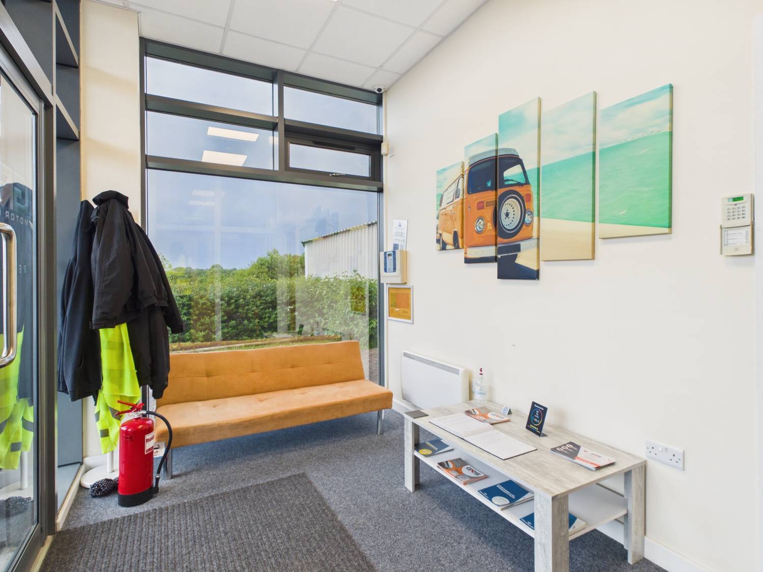 Unit 12 Priory Park, Milford Haven to rent Interior Photo- Image 1 of 4