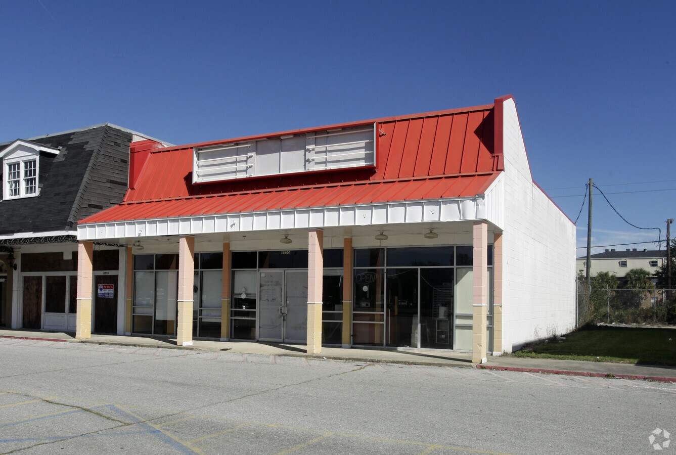 8855 W Judge Perez Dr, Chalmette 70043 UK