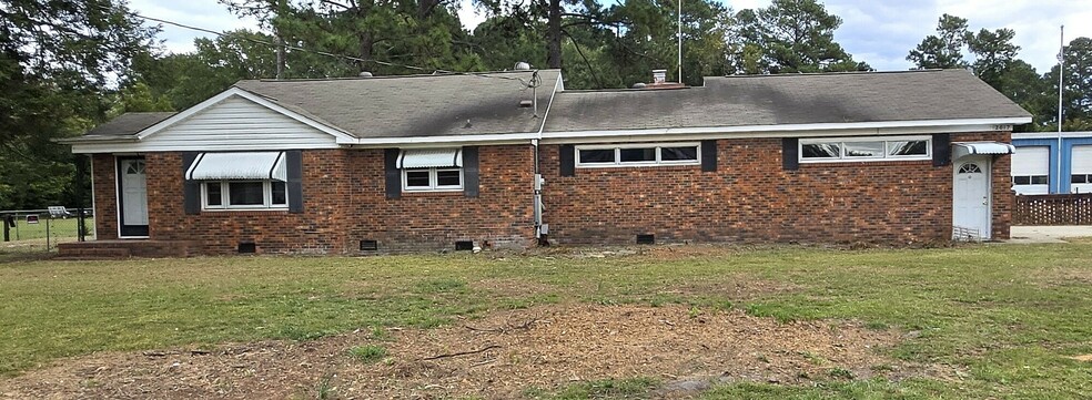 2617-2619 Hope Mills Rd, Fayetteville, NC for rent - Primary Photo - Image 1 of 4