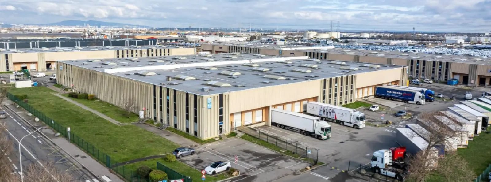 Light Industrial in Corbas to rent Building Photo- Image 1 of 4