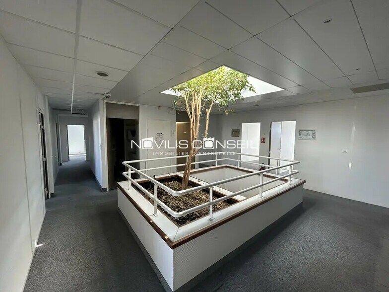 Office in Labège to rent - Building Photo - Image 2 of 11