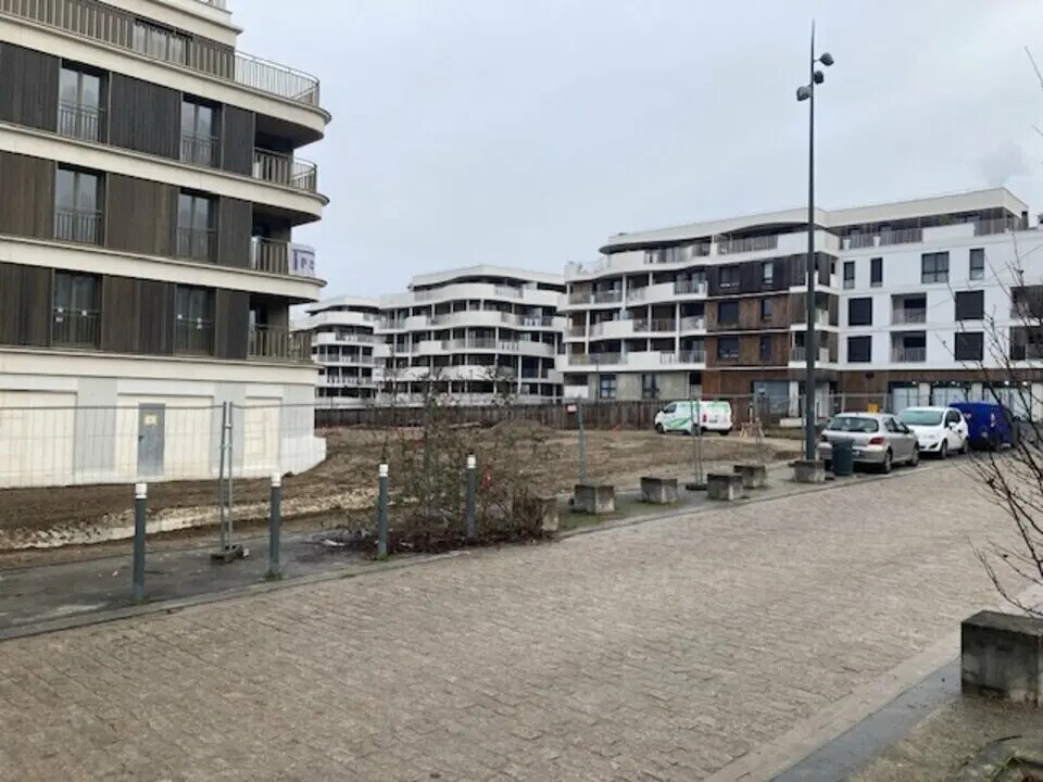 Retail in Noisy-le-Grand for sale Building Photo- Image 1 of 15