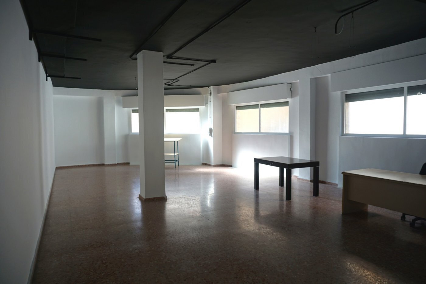 Retail in Elda to rent Interior Photo- Image 1 of 12