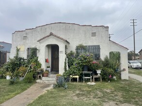 859 E 81st St, Los Angeles, CA for sale Primary Photo- Image 1 of 1