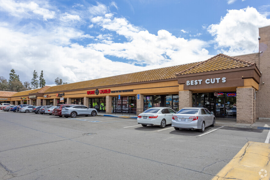 3209-3241 W Shaw Ave, Fresno, CA for rent - Building Photo - Image 3 of 6