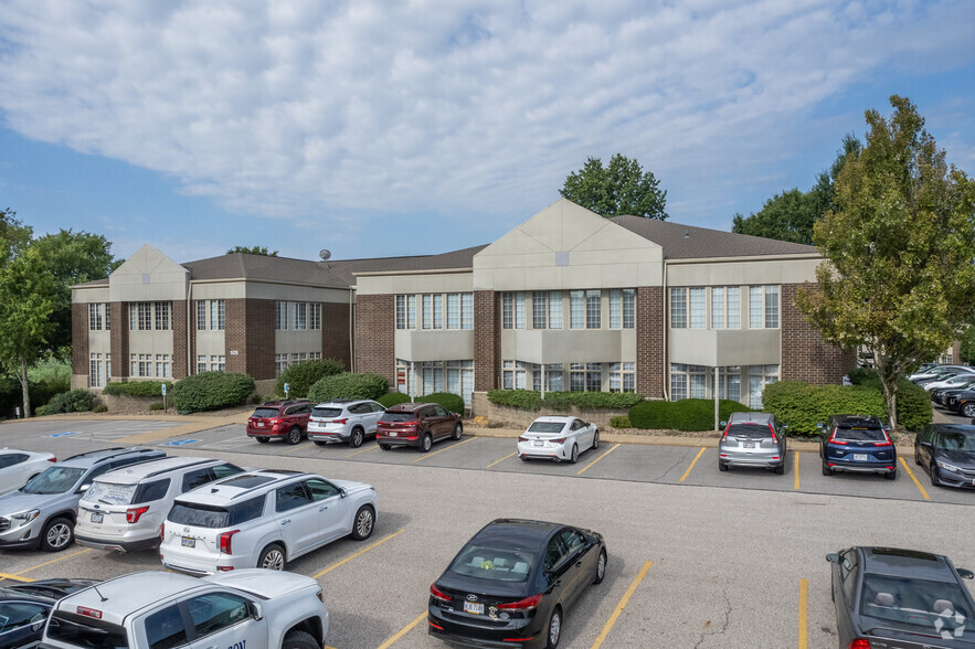 525 N Cleveland-Massillon Rd, Akron, OH for rent - Primary Photo - Image 1 of 7