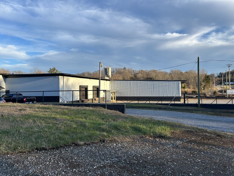 4744 Singleton Station Rd, Louisville, TN for sale - Building Photo - Image 1 of 34