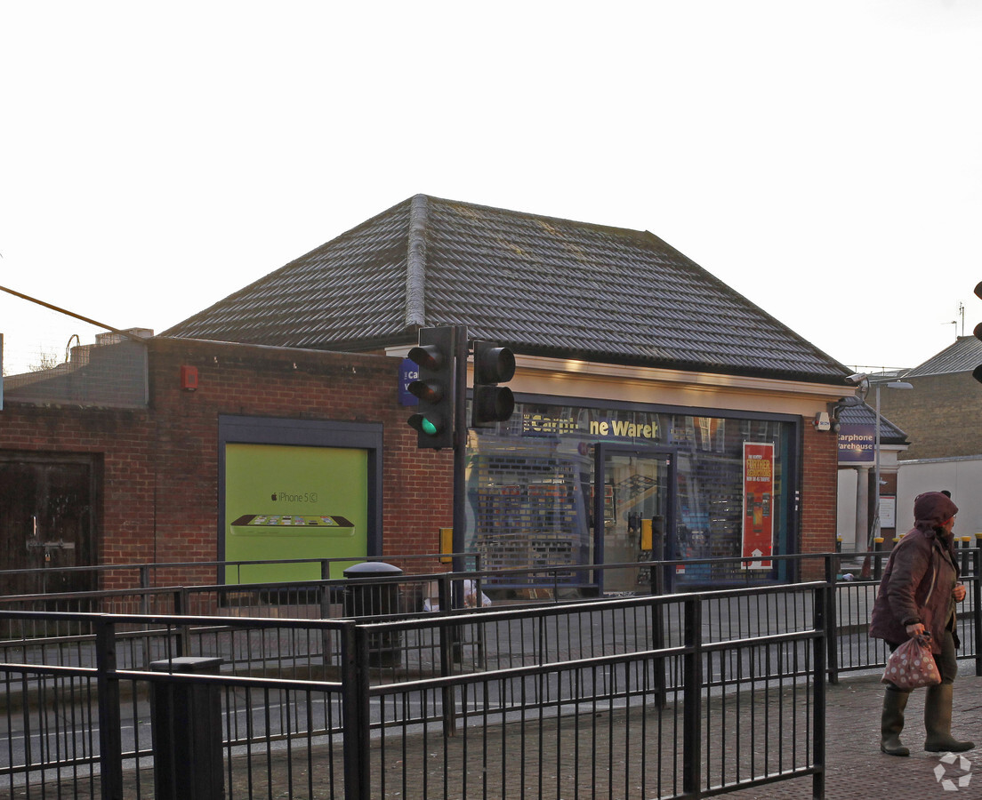 15 Station Rd, Edgware HA8 7AW UK