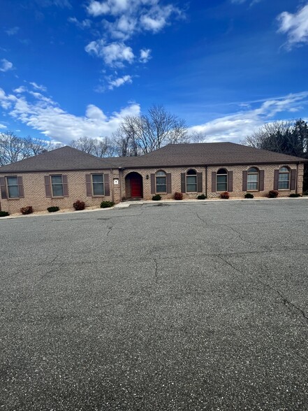 3721 S Amherst Hwy, Madison Heights, VA for rent - Primary Photo - Image 1 of 1