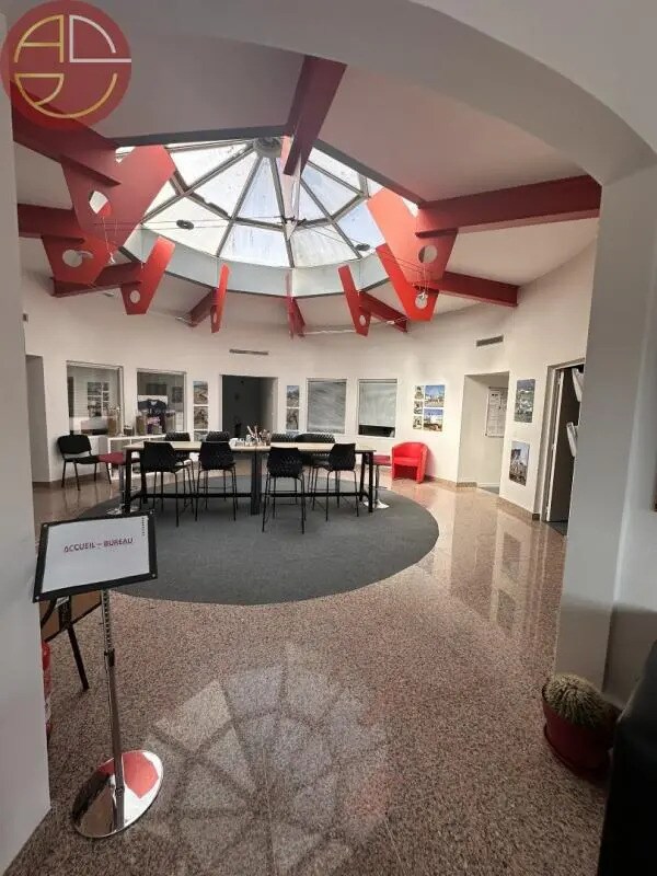 Vente Bureaux 380 m² - Photo 1