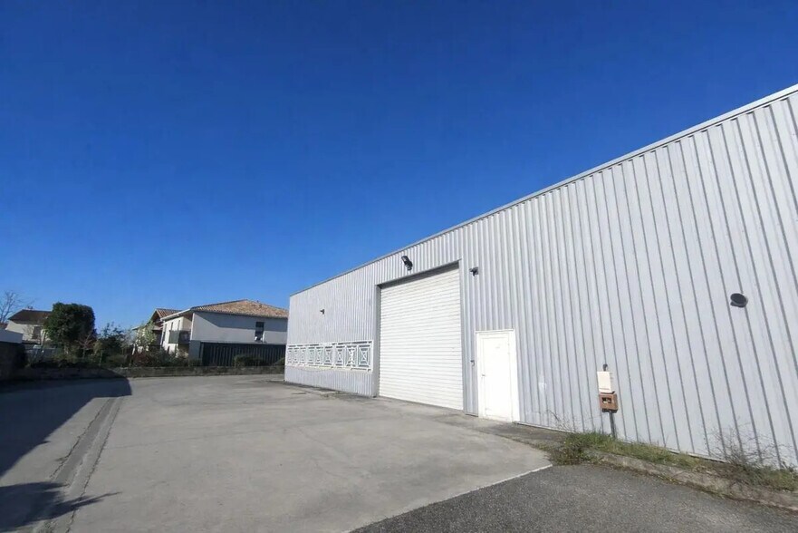 Light Industrial in Gagnac-sur-Garonne to rent - Building Photo - Image 2 of 10