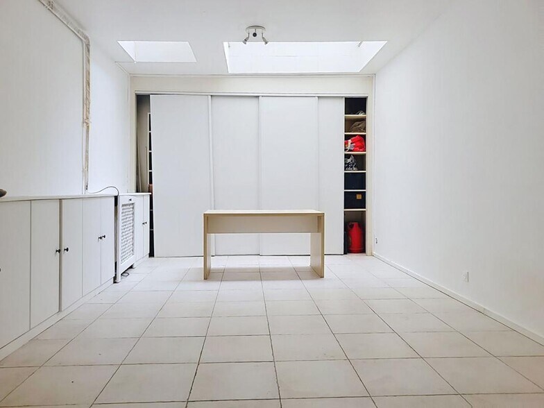 Retail in Paris for sale - Building Photo - Image 1 of 2