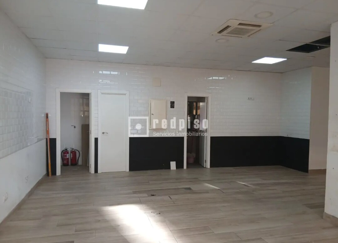 Móstoles, MAD 28936 - Unit 1 - - Interior Photo - Image 2 of 4
