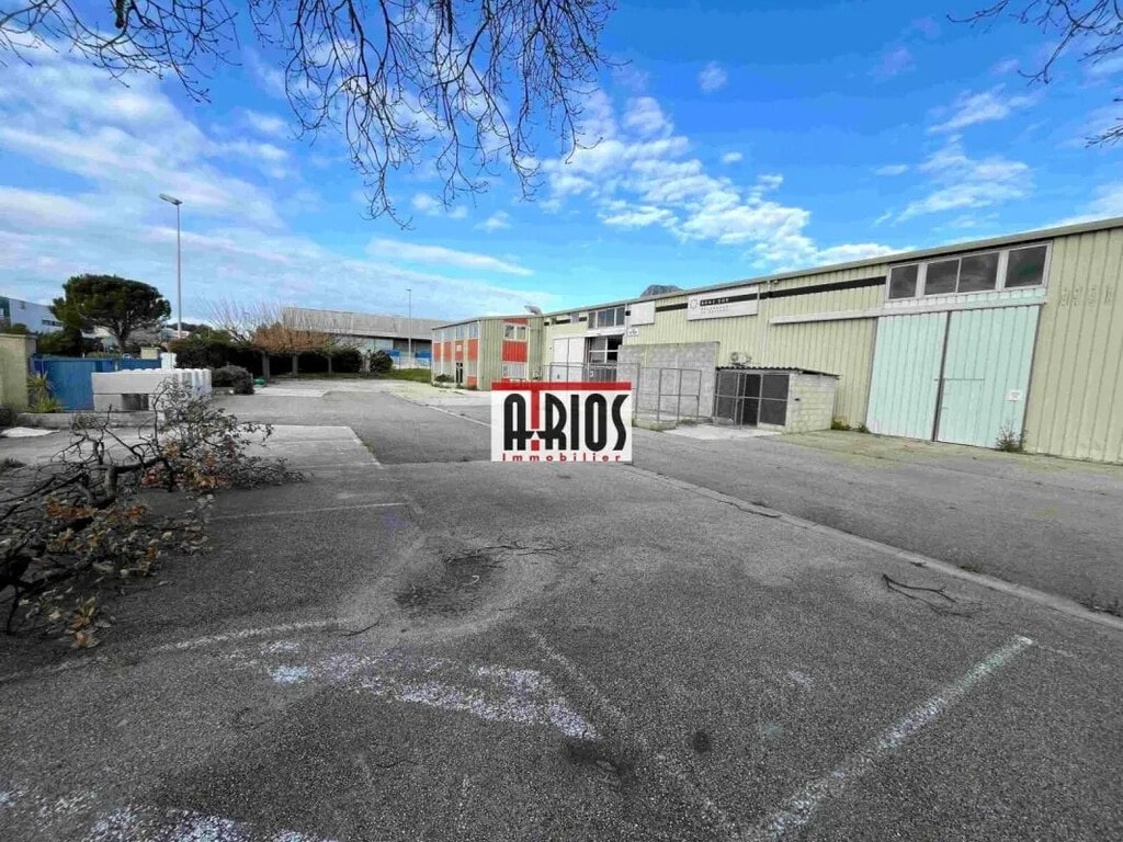 Vente Local d'activités 1 710 m² - Photo 1
