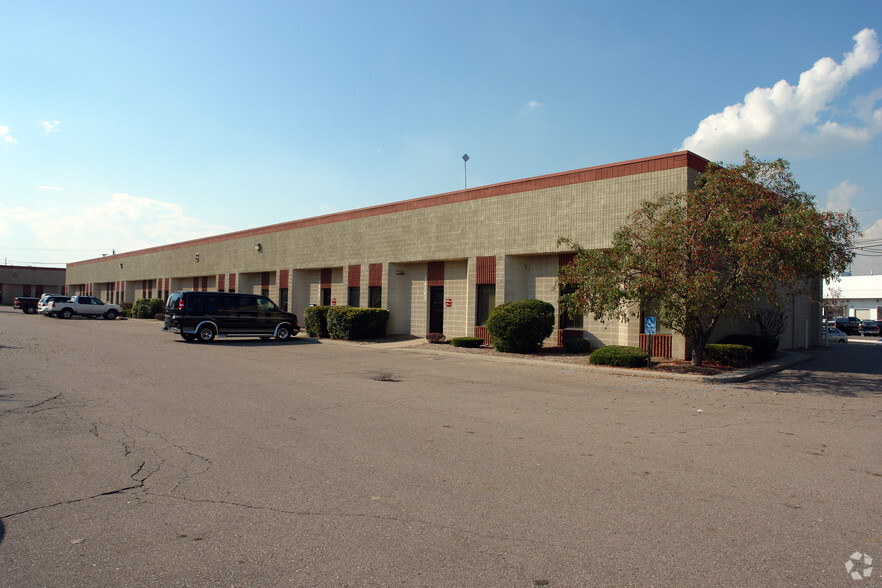 24073-24083 Research Dr, Farmington Hills, MI for rent - Building Photo - Image 1 of 5