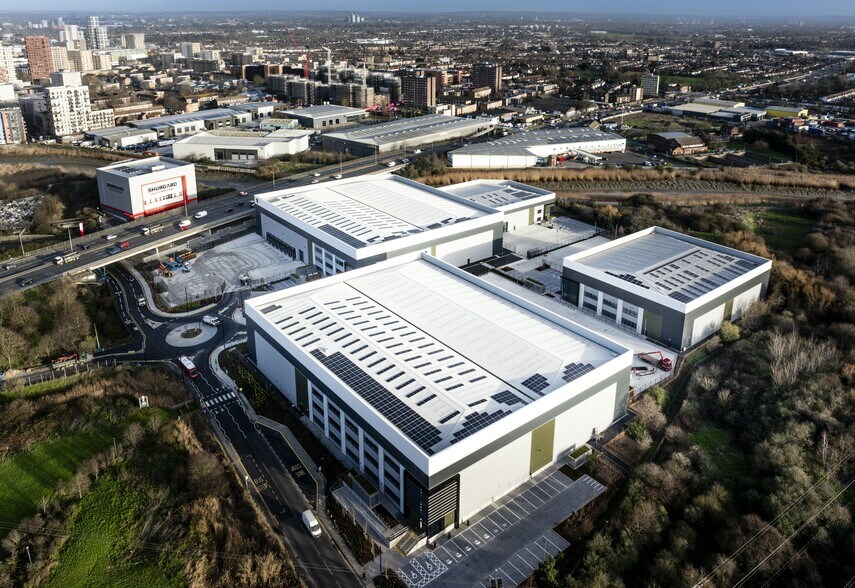 Jenkins Ln, Barking to rent - Building Photo - Image 3 of 42