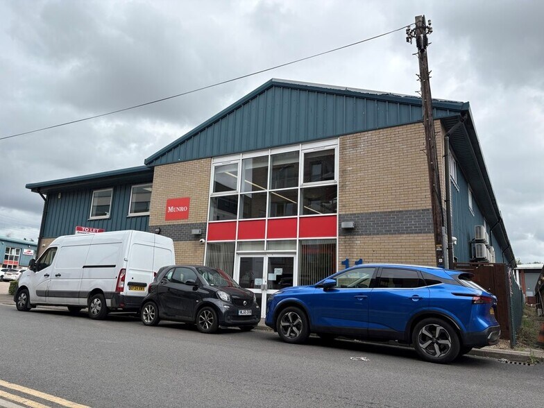 12 Regina Rd, Chelmsford for sale - Building Photo - Image 1 of 1