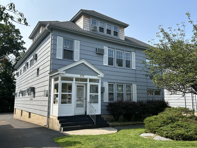 777 Farmington Ave, West Hartford, CT for rent - Building Photo - Image 1 of 1