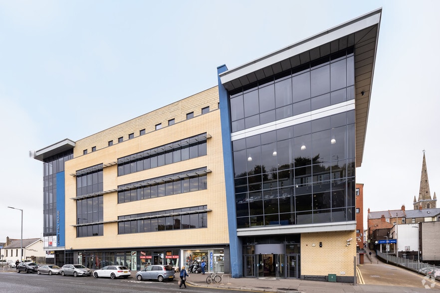 Linenhill St, Lisburn to rent - Building Photo - Image 2 of 13