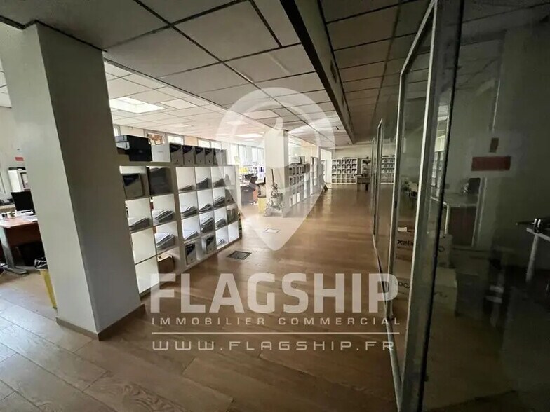 Retail in Montreuil for sale - Building Photo - Image 2 of 7