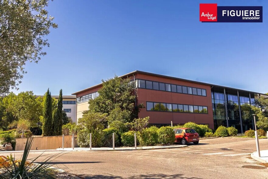 Office in Aix-en-Provence for sale - Primary Photo - Image 1 of 12