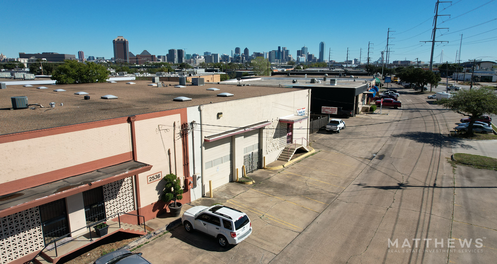 2532 Irving Blvd, Dallas, TX for sale - Building Photo - Image 2 of 5