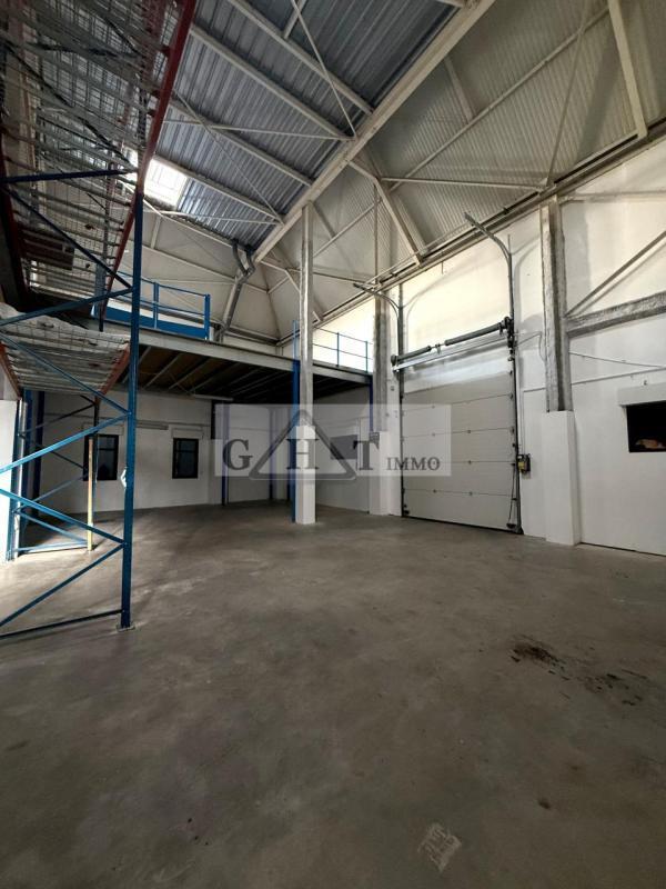 Industrial in Neuilly-sur-Marne to rent Building Photo- Image 1 of 6