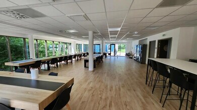 Office in Croissy-Beaubourg to rent Interior Photo- Image 2 of 6