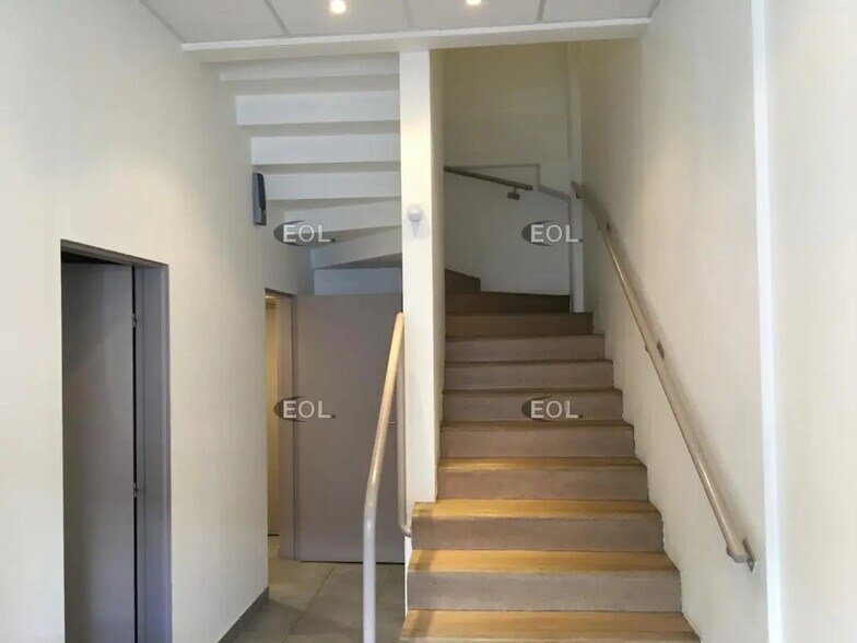 Light Industrial in Lisses to rent - Interior Photo - Image 3 of 8