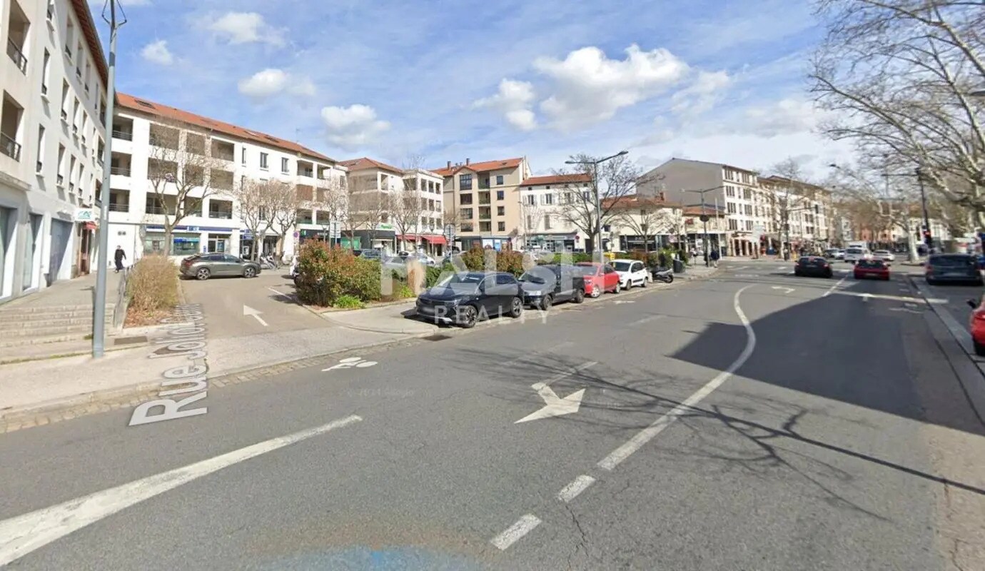 Retail in Lyon for sale Aerial- Image 1 of 5