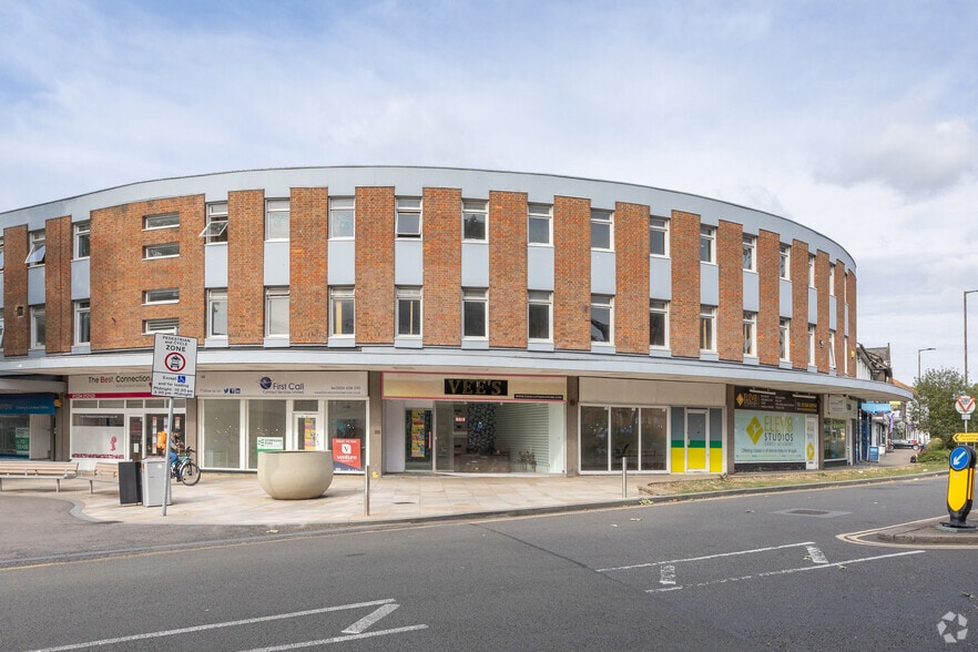 50-56 St Loyes St, Bedford to rent - Building Photo - Image 2 of 3