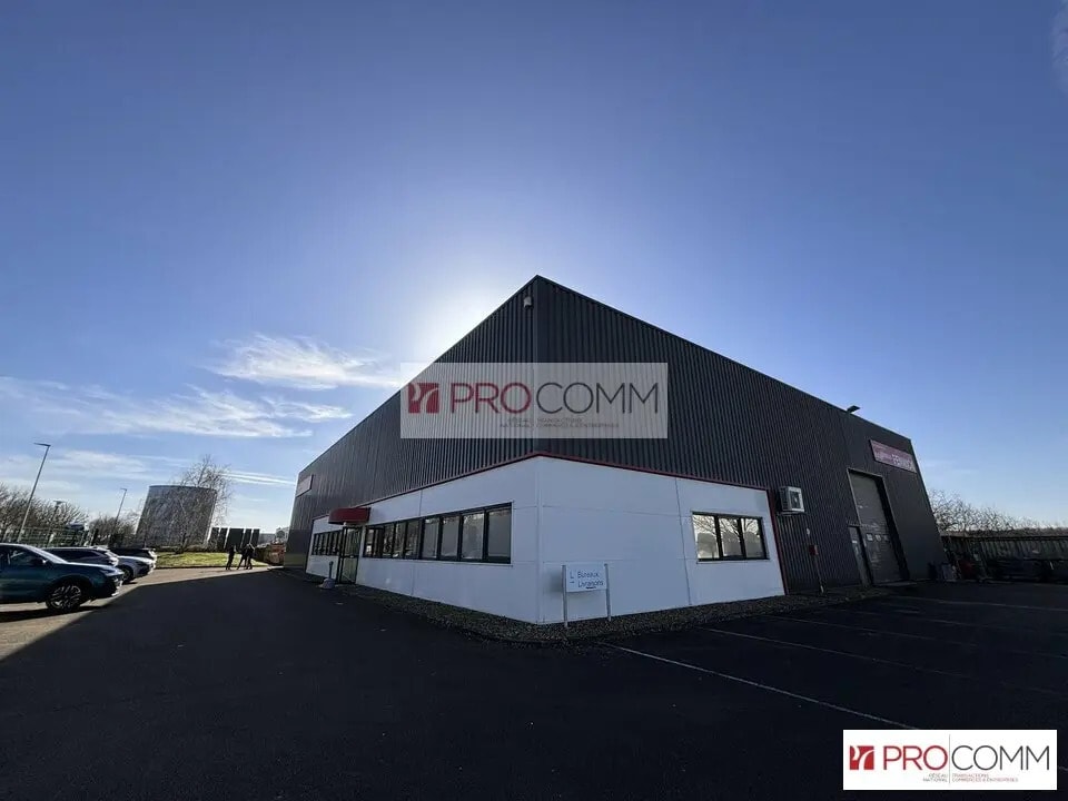 Location Local d'activités 864 m² - Photo 1