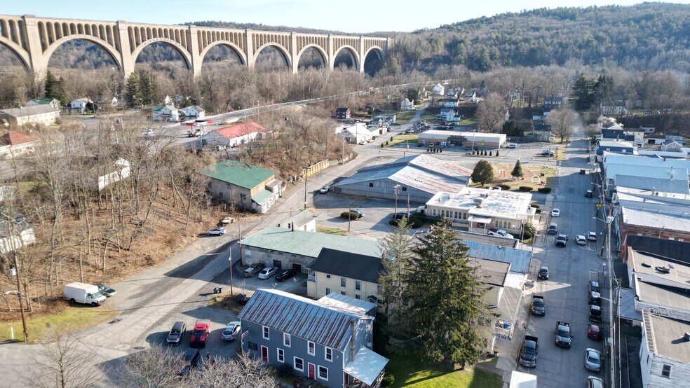 6 Walnut St, Nicholson, PA for sale - Primary Photo - Image 1 of 14