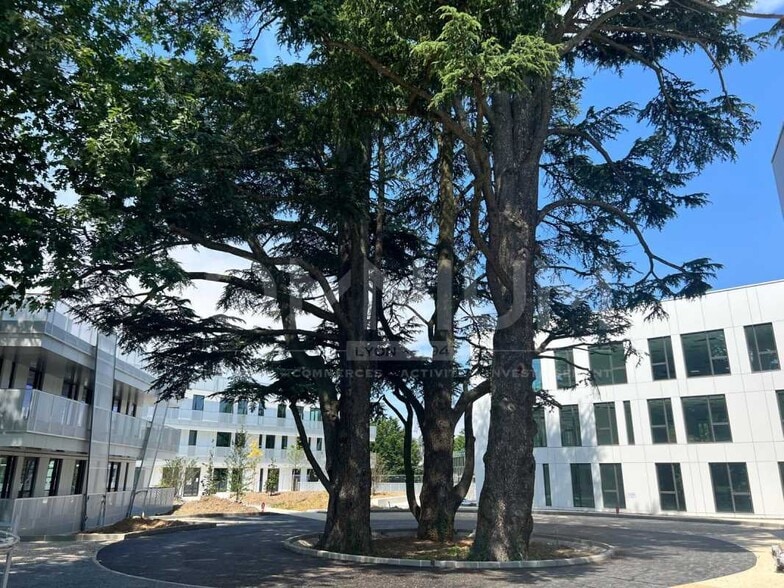 Office in Limonest for sale - Building Photo - Image 2 of 14