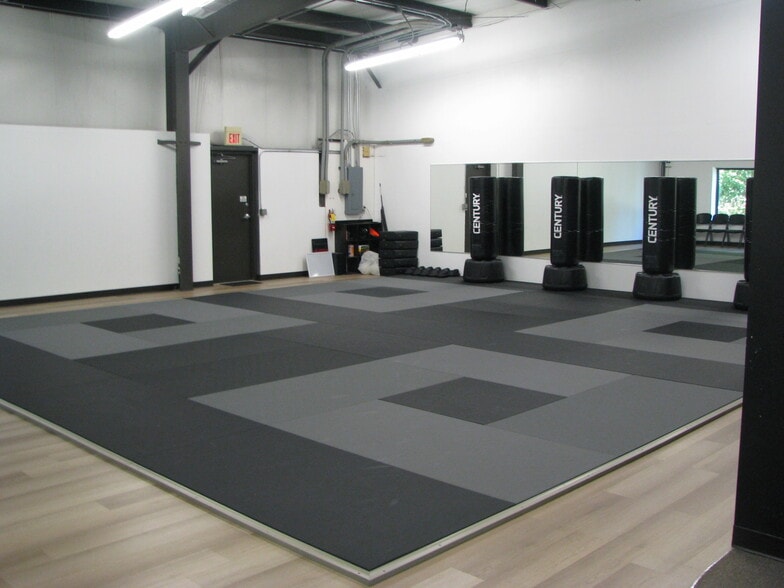 3600 Velp Ave, Howard, WI to rent - Interior Photo - Image 3 of 9