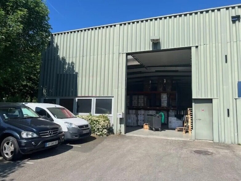 1/3 Avenue Jean Pierre Timbaud, Trappes to rent - Building Photo - Image 3 of 11