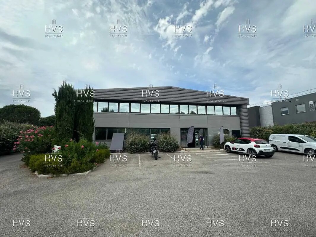 Office in Aix-en-Provence to rent Building Photo- Image 1 of 11