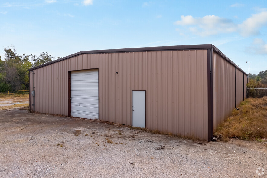 1516 S Sycamore St, Palestine, TX for rent - Building Photo - Image 1 of 11